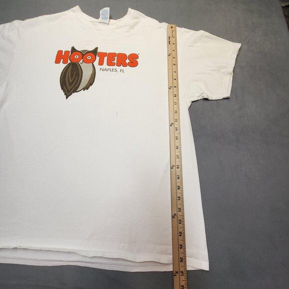 Hooters Shirt Mens XL White Naples FL Restaurant Tee T-Shirt Owl Graphic Casual - Picture 4 of 7